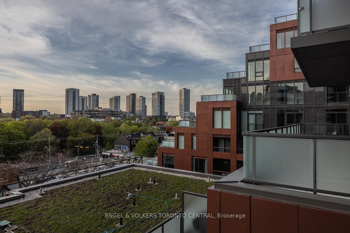 2 Bedrooms Condo at 28 Eastern, Toronto For sale