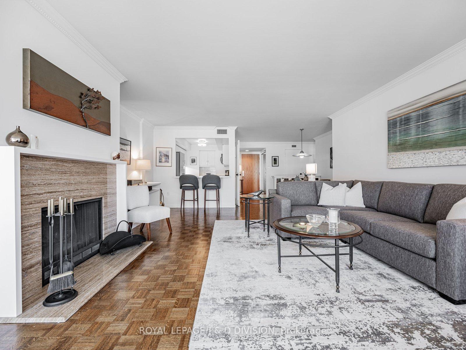 2 Bedrooms Condo at 80 Front,  Toronto For sale