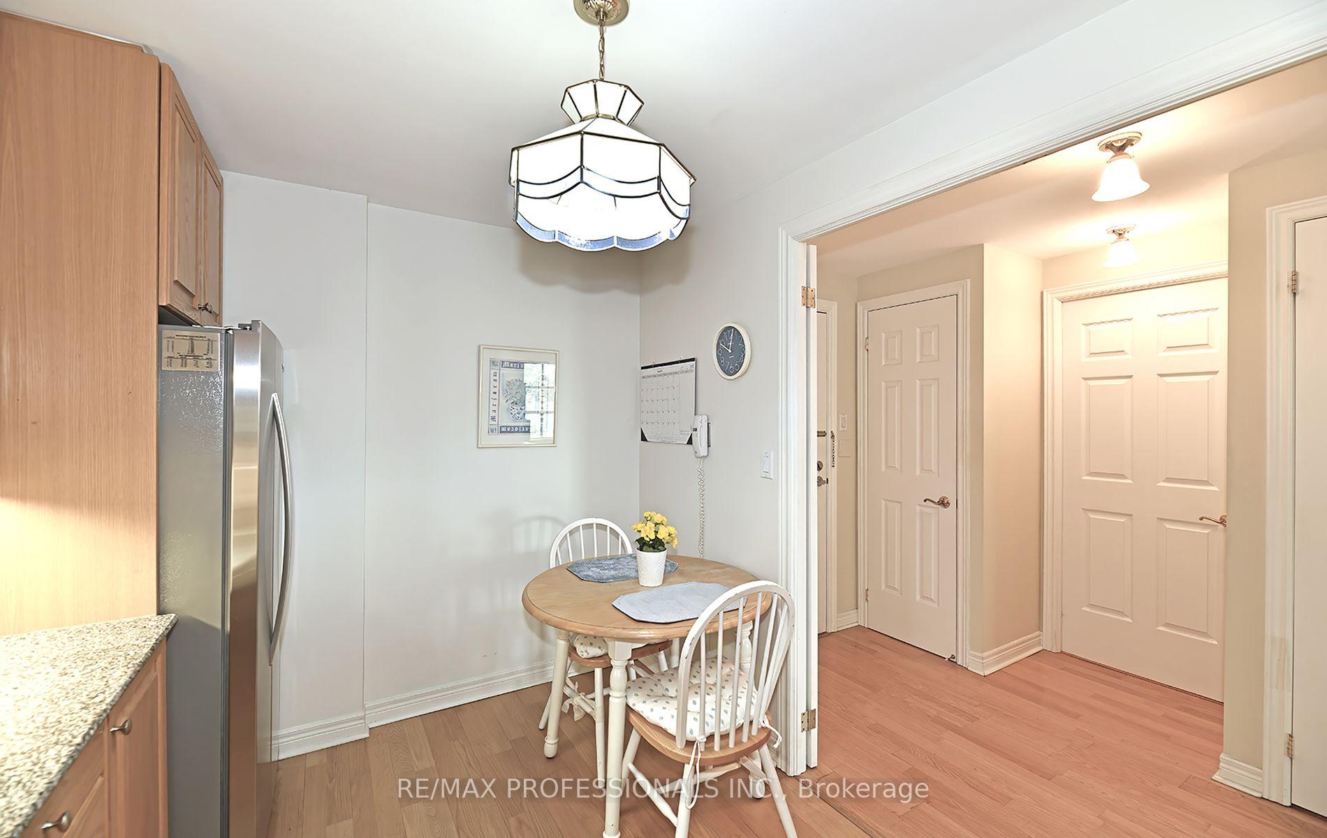 3 Bedrooms Condo at 3085 Bloor, Toronto For sale