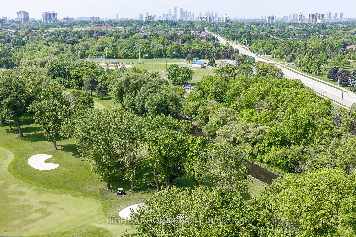 2 Bedrooms Condo at 296 Mill, Toronto For sale