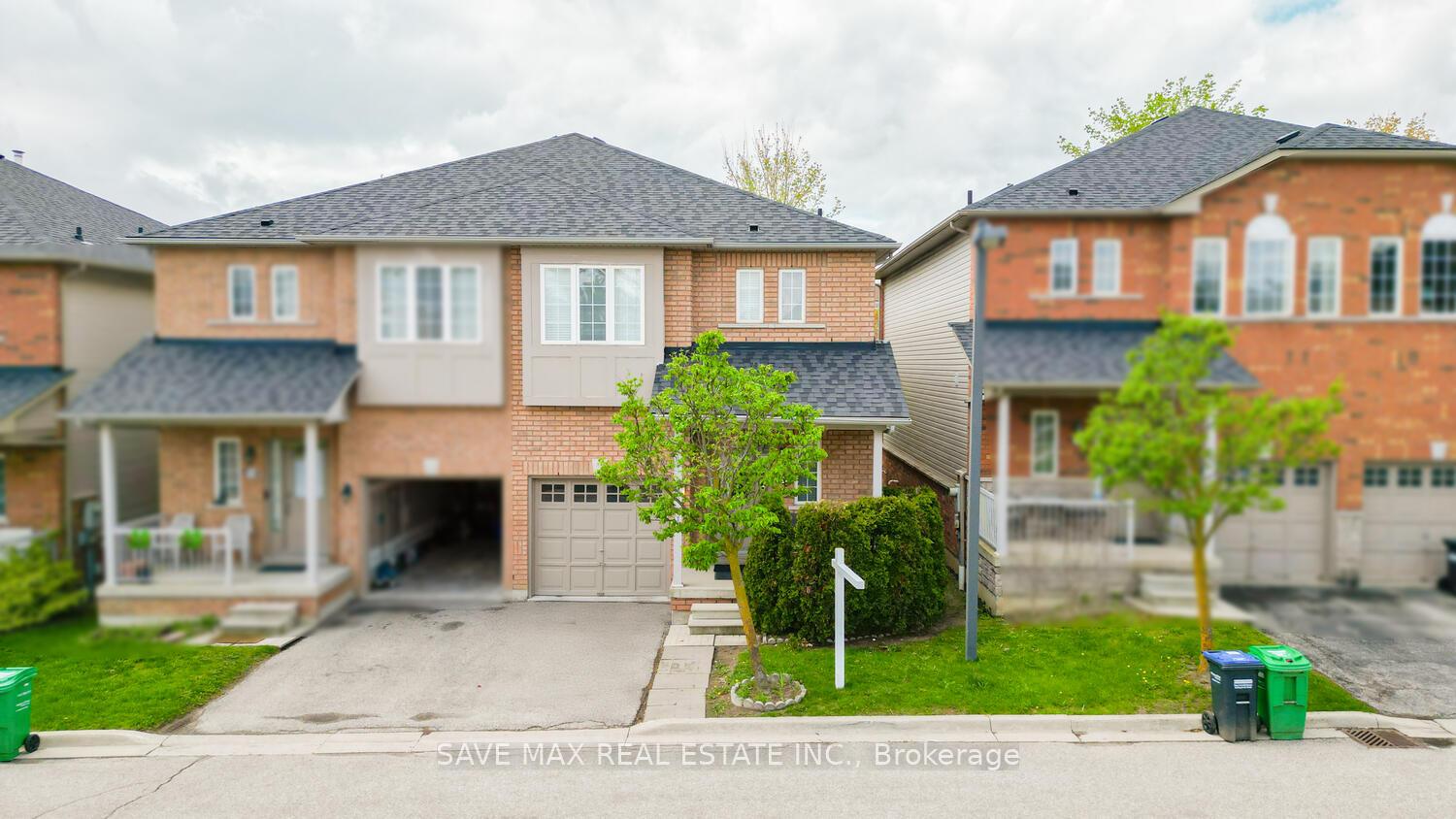 3 Bedrooms Semi-Detached at 2270 Britania, Mississauga For sale