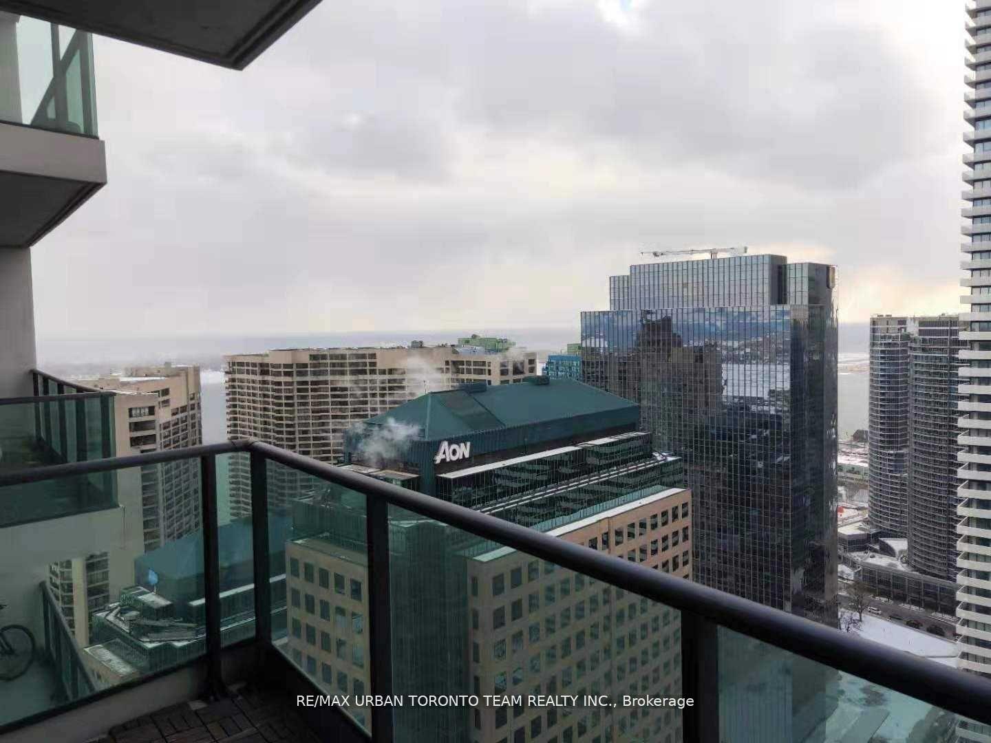 2 Bedrooms Condo at 33 Bay, Toronto For sale