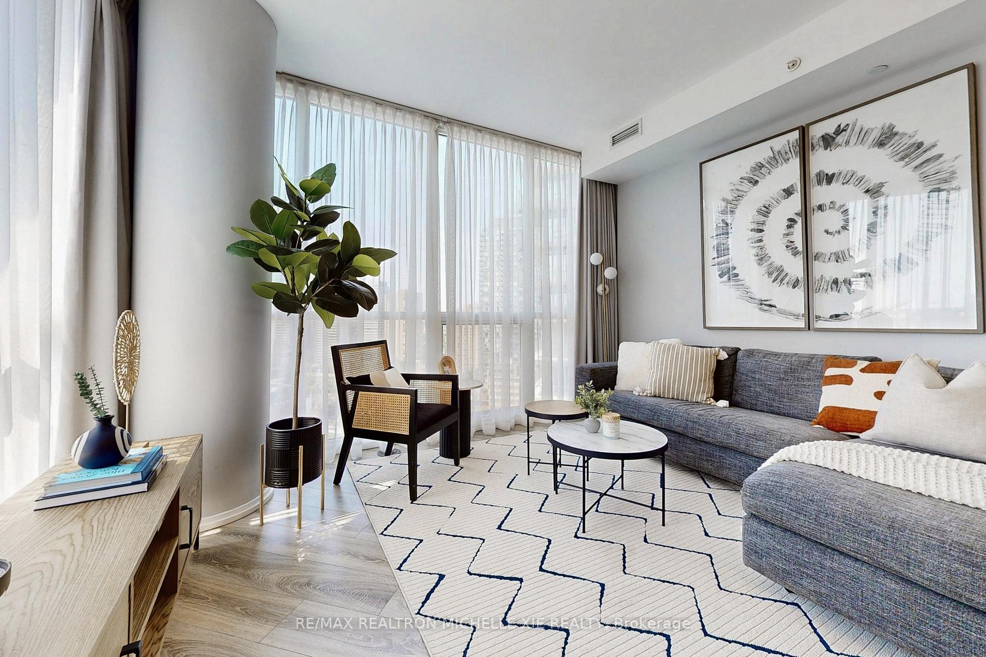 2 Bedrooms Condo at 45 Charles, Toronto For sale