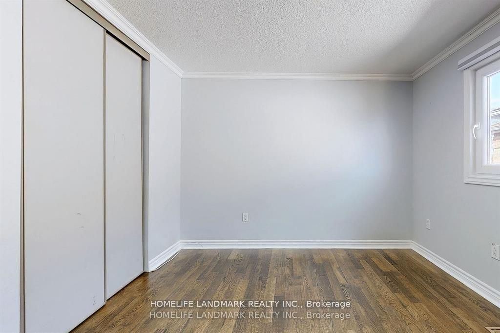 3452 Cherrington Crescent