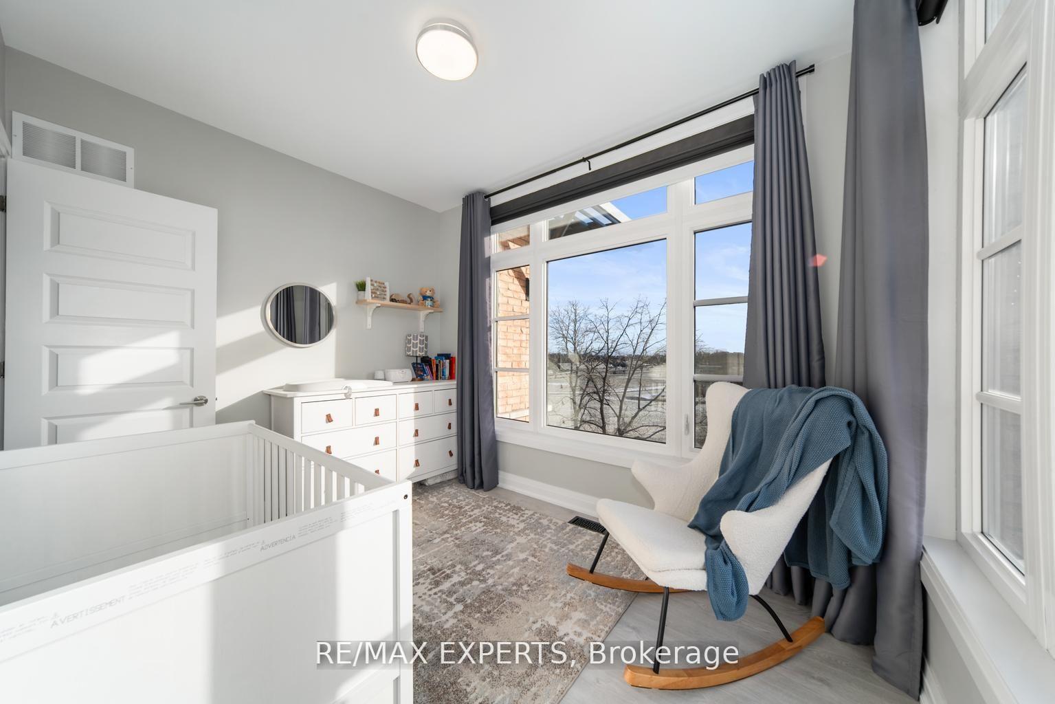2 Bedrooms Condo at 8167 Kipling, Vaughan For sale