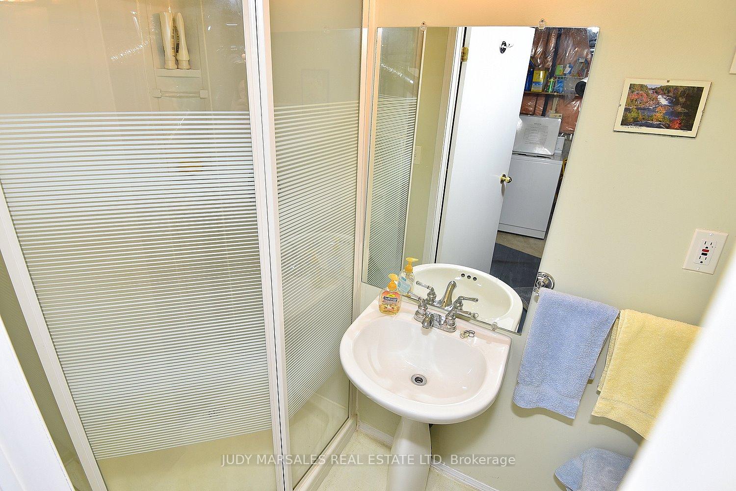 3 Bedrooms Condo at 644 Upper Paradise,  Hamilton For sale