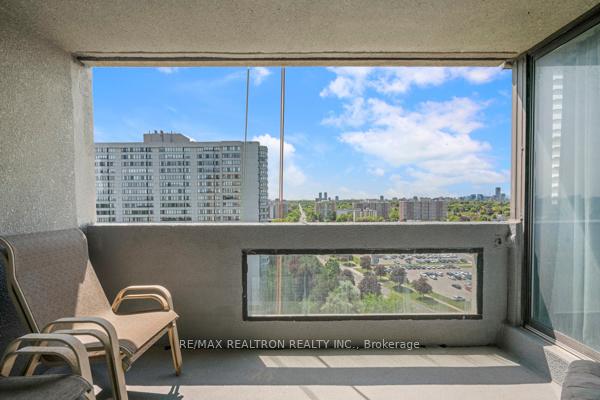 2 Bedrooms Condo at 2350 Bridletowne, Toronto For sale