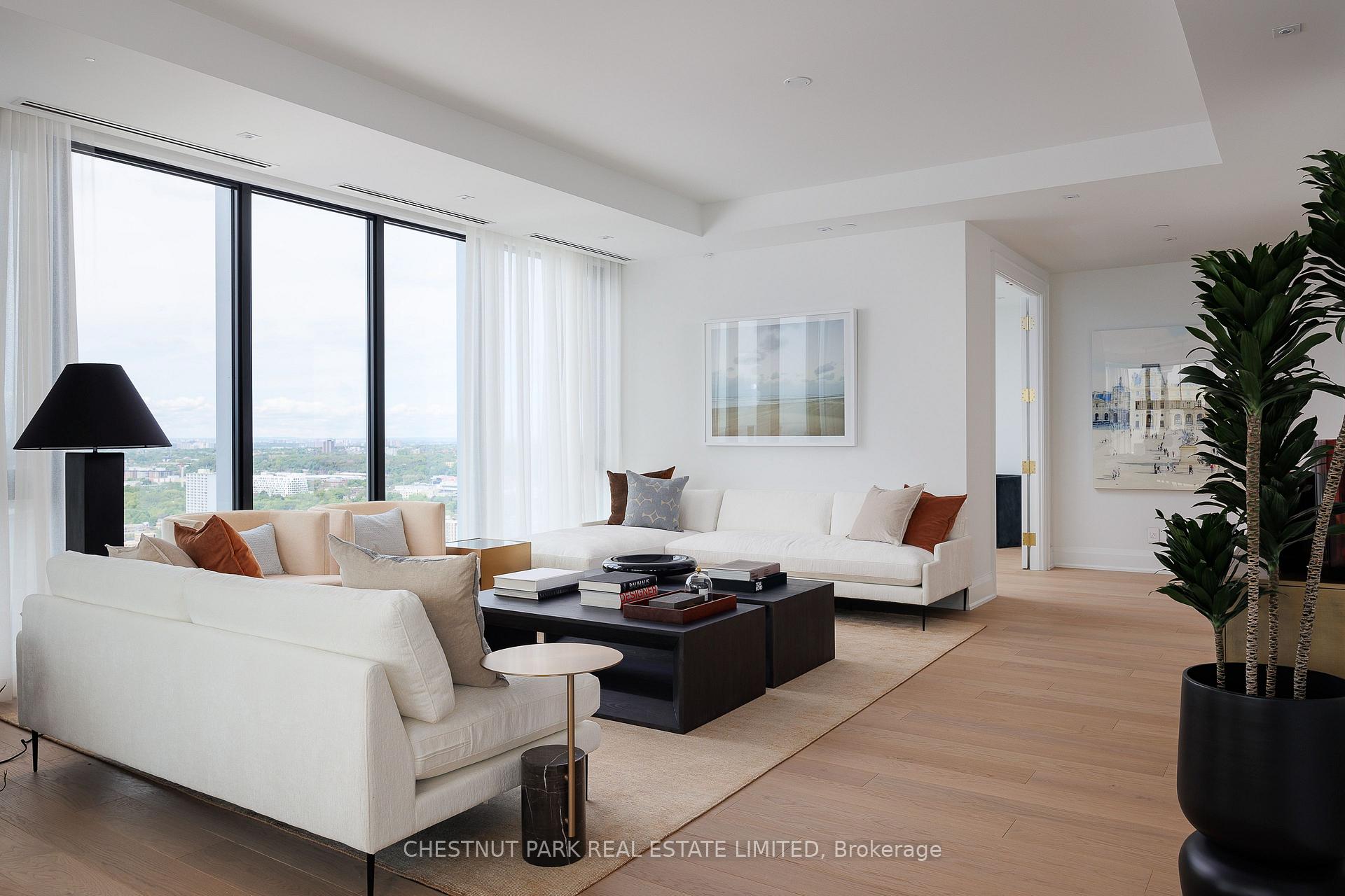 4 Bedrooms Condo at 200 Cumberland,  Toronto For sale