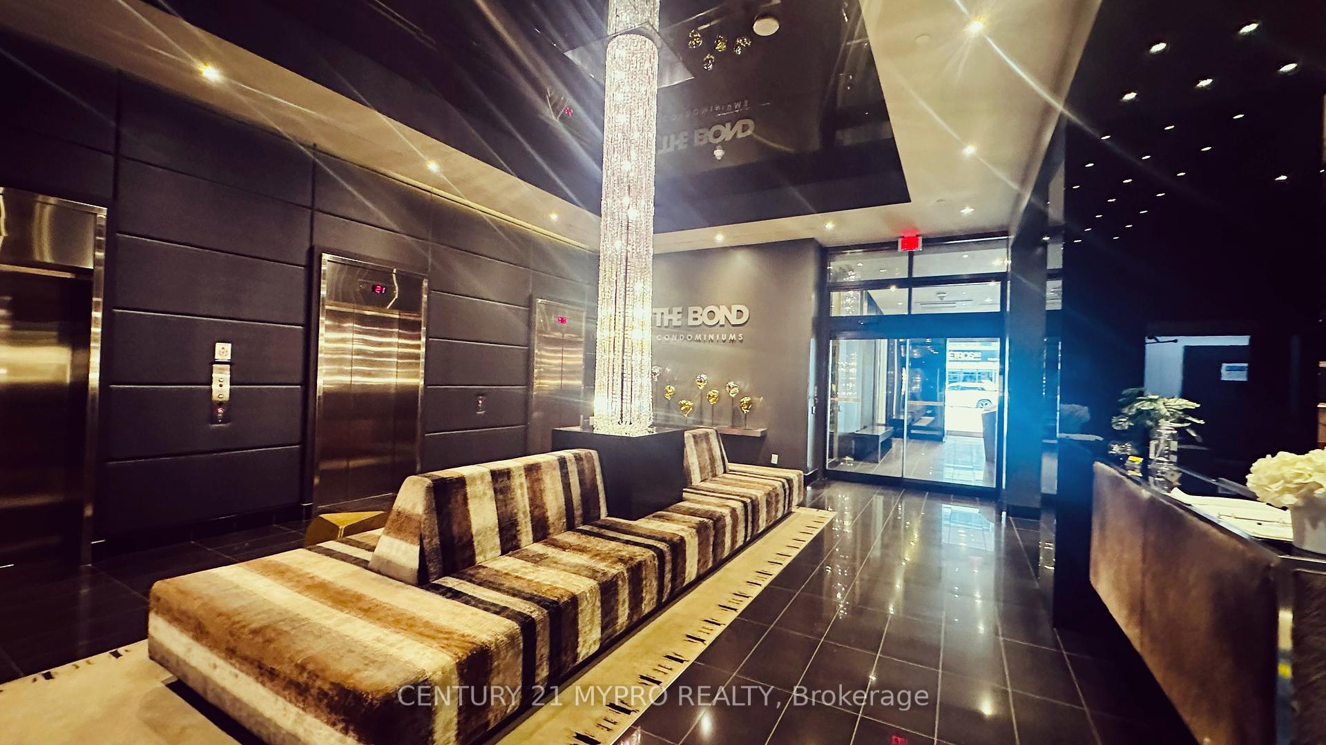 2 Bedrooms Condo at 290 Adelaide,  Toronto For sale