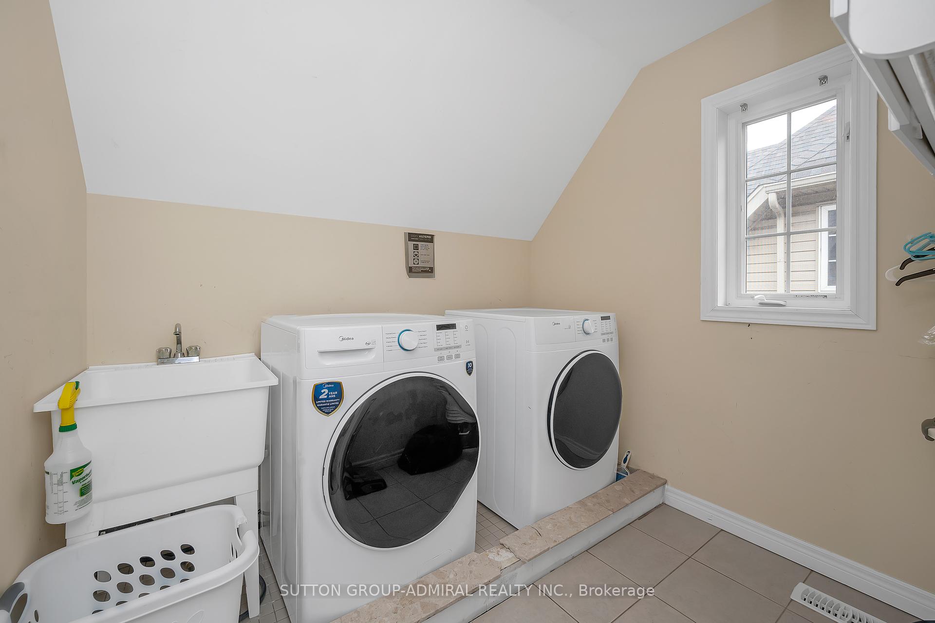 4 Bedrooms Condo at 6 Atessa,  Hamilton For sale