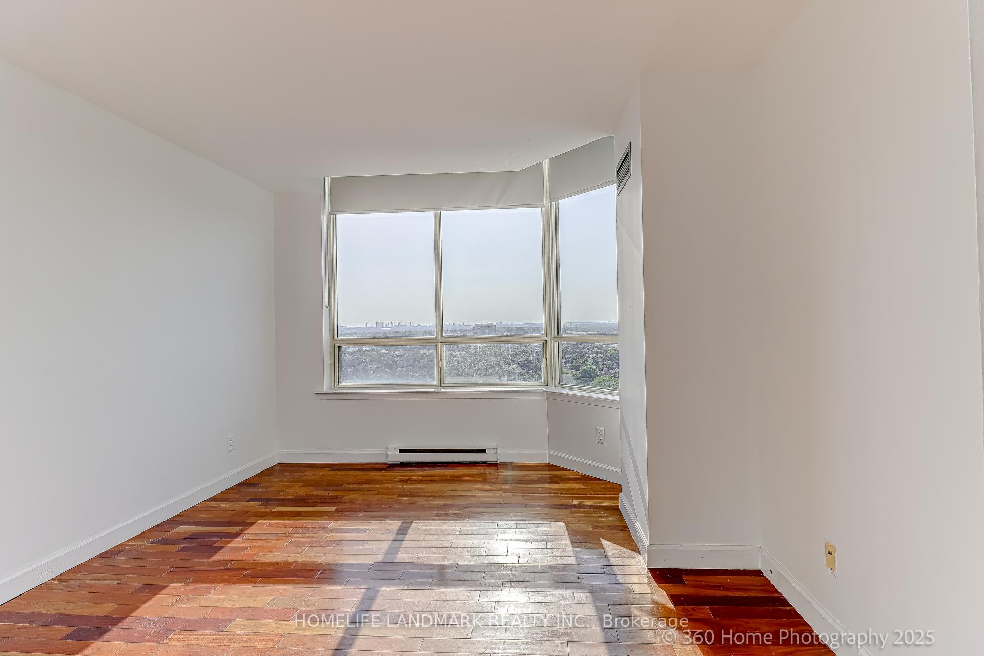 2 Bedrooms Condo at 175 Bamburgh, Toronto For sale