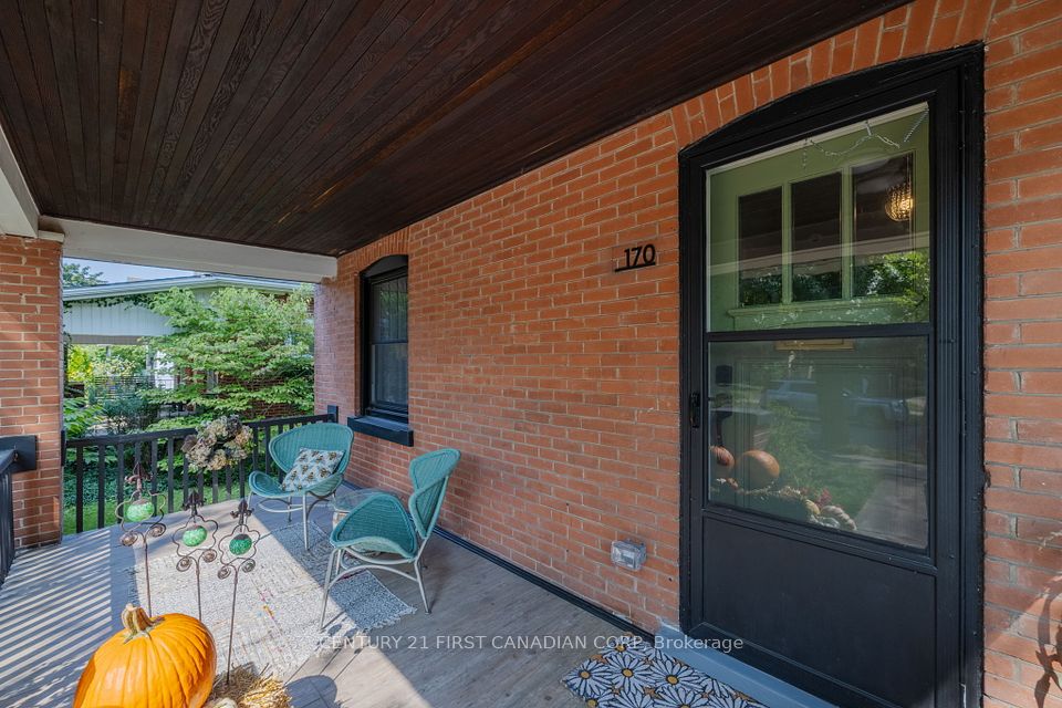 170 Langarth Street, London South, ON N6C 1Z5
