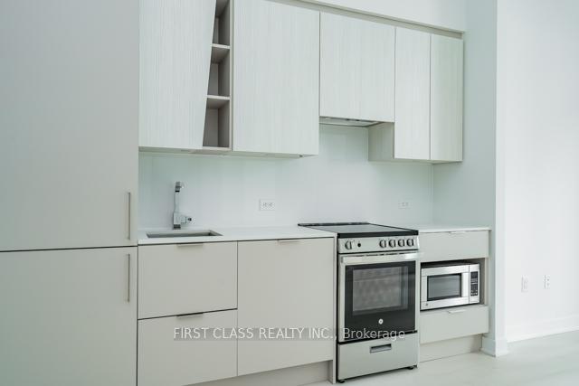 2 Bedrooms Condo at 3900 Confederation, Mississauga For sale