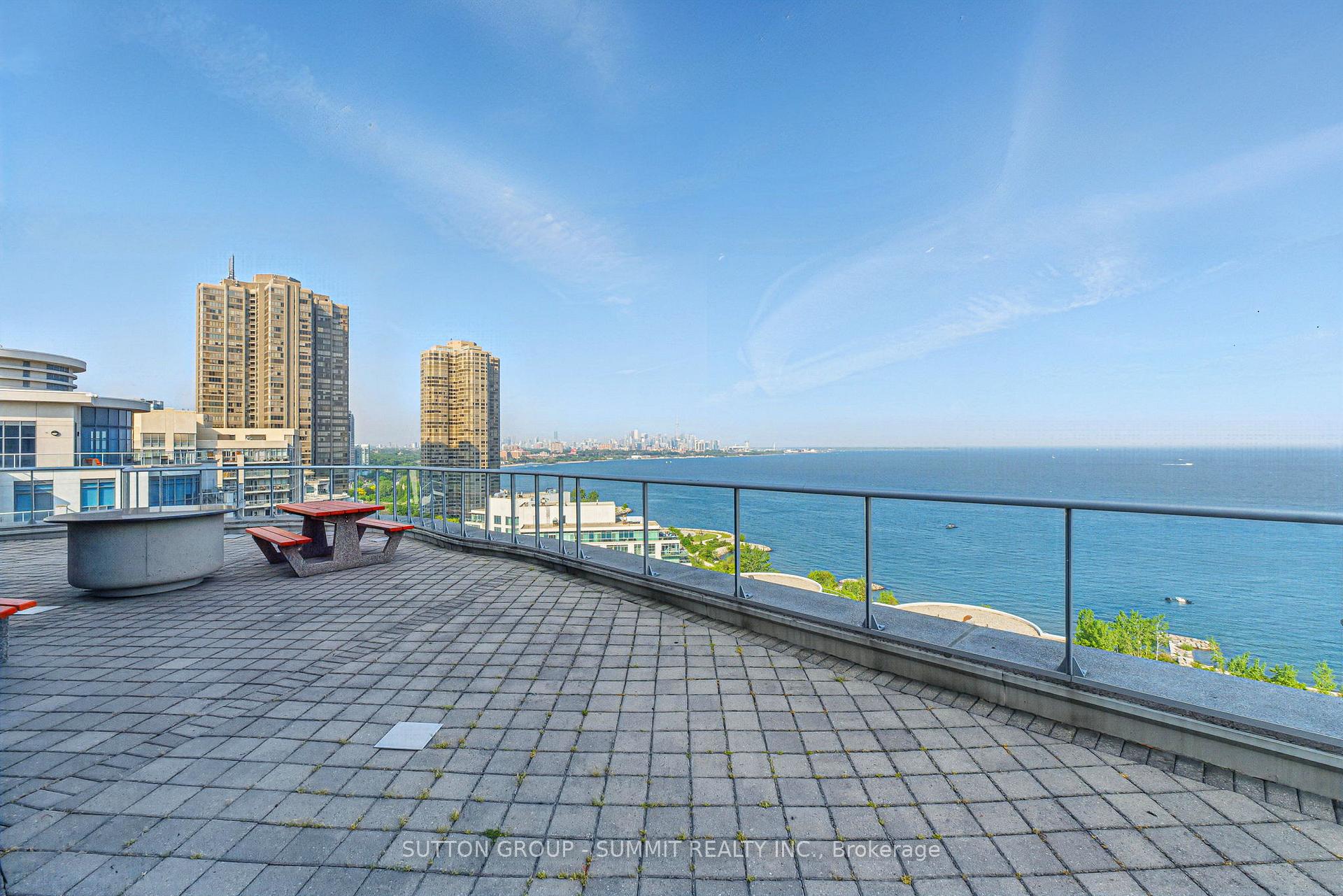 2 Bedrooms Condo at 2083 Lake Shore, Toronto For sale