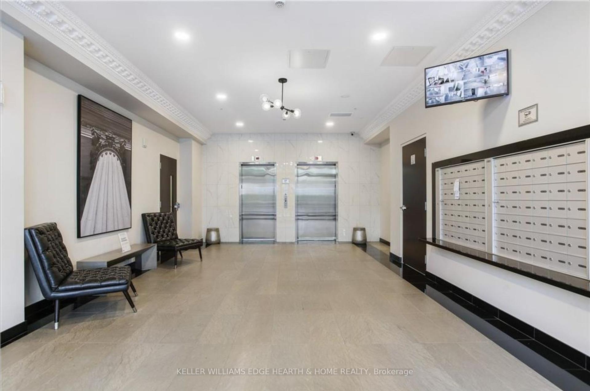 2 Bedrooms Condo at 112 King,  Hamilton For sale