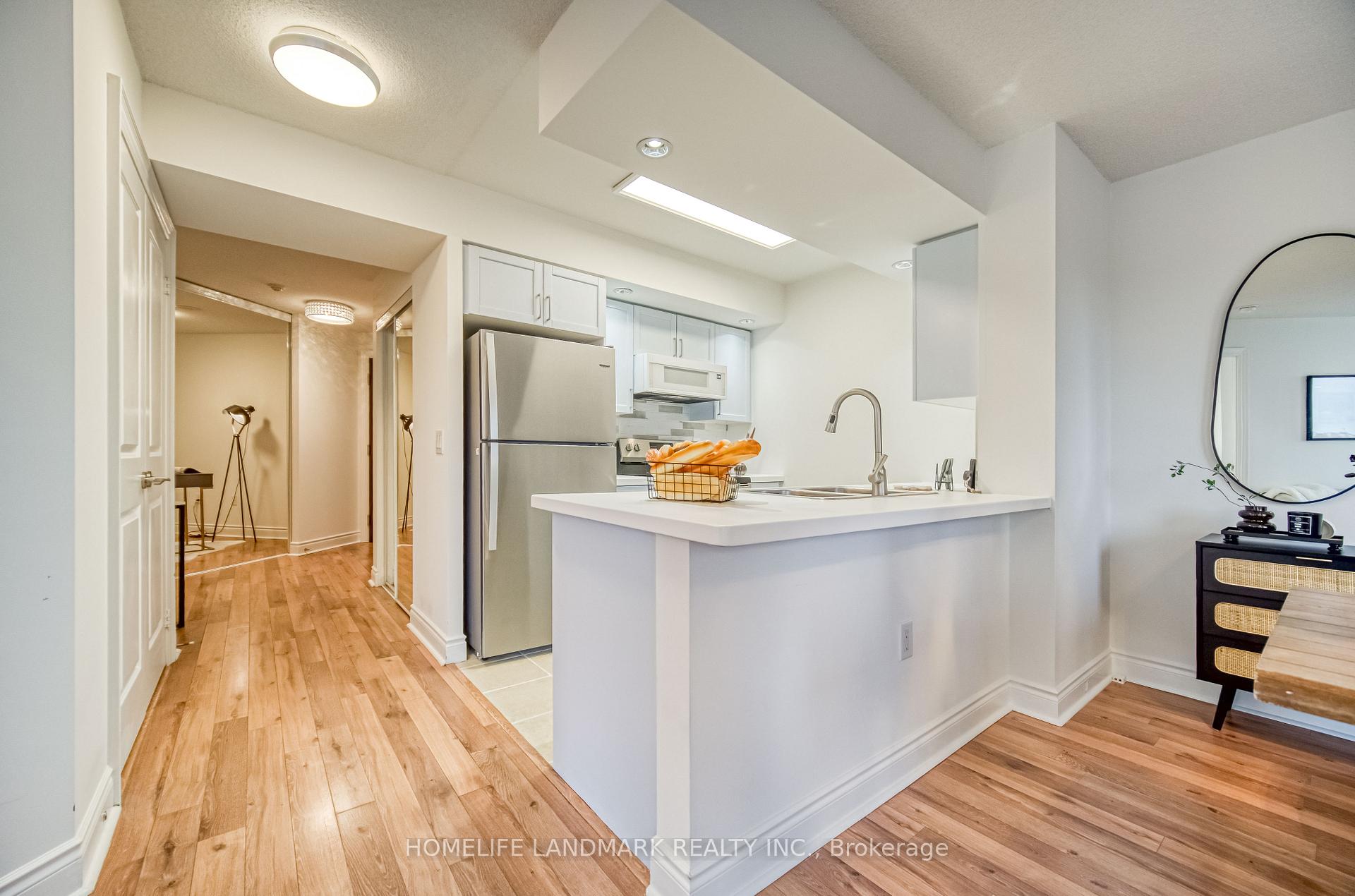 3 Bedrooms Condo at 500 Doris,  Toronto For sale