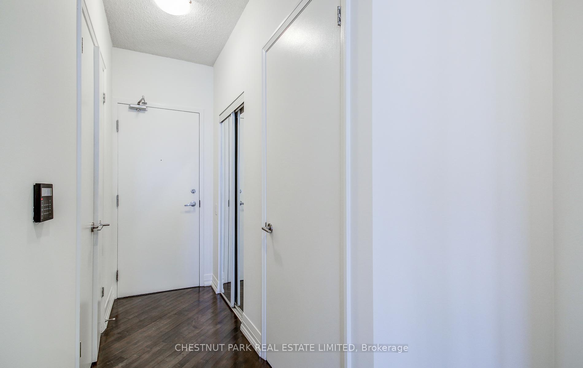2 Bedrooms Condo at 25 Carlton, Toronto For sale