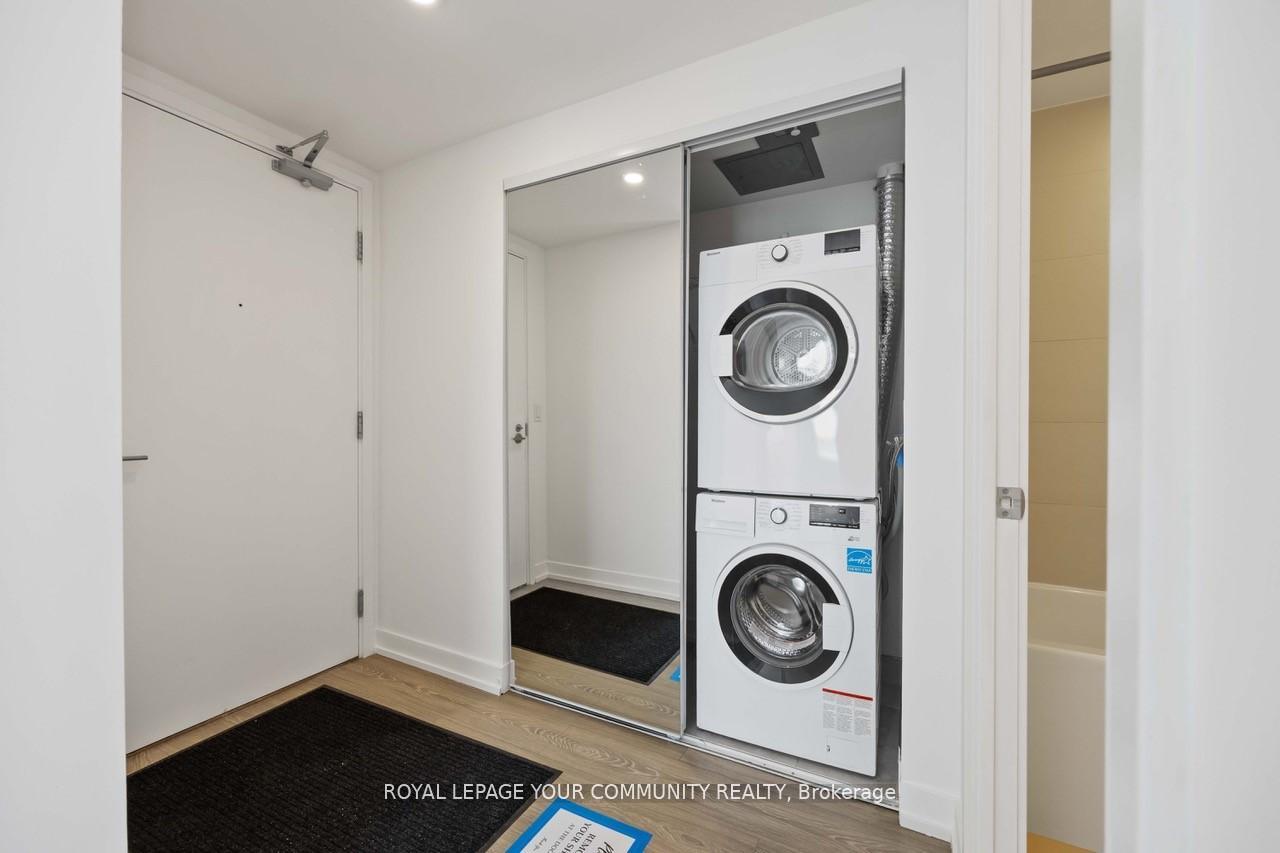 2 Bedrooms Condo at 19 Western Battery, Toronto For sale