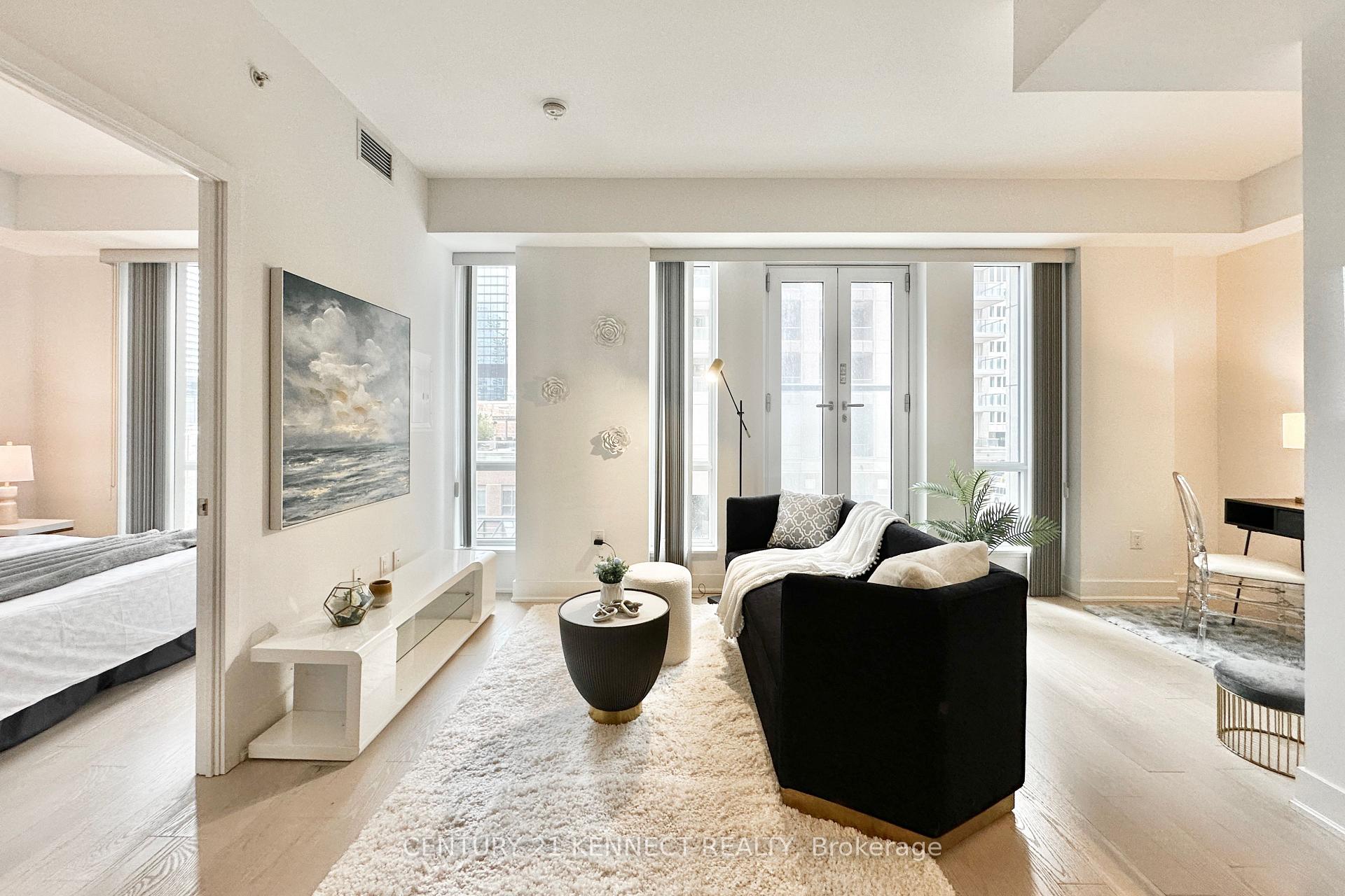 #313 – 955 Bay Street, Toronto, ON M5S 2A2