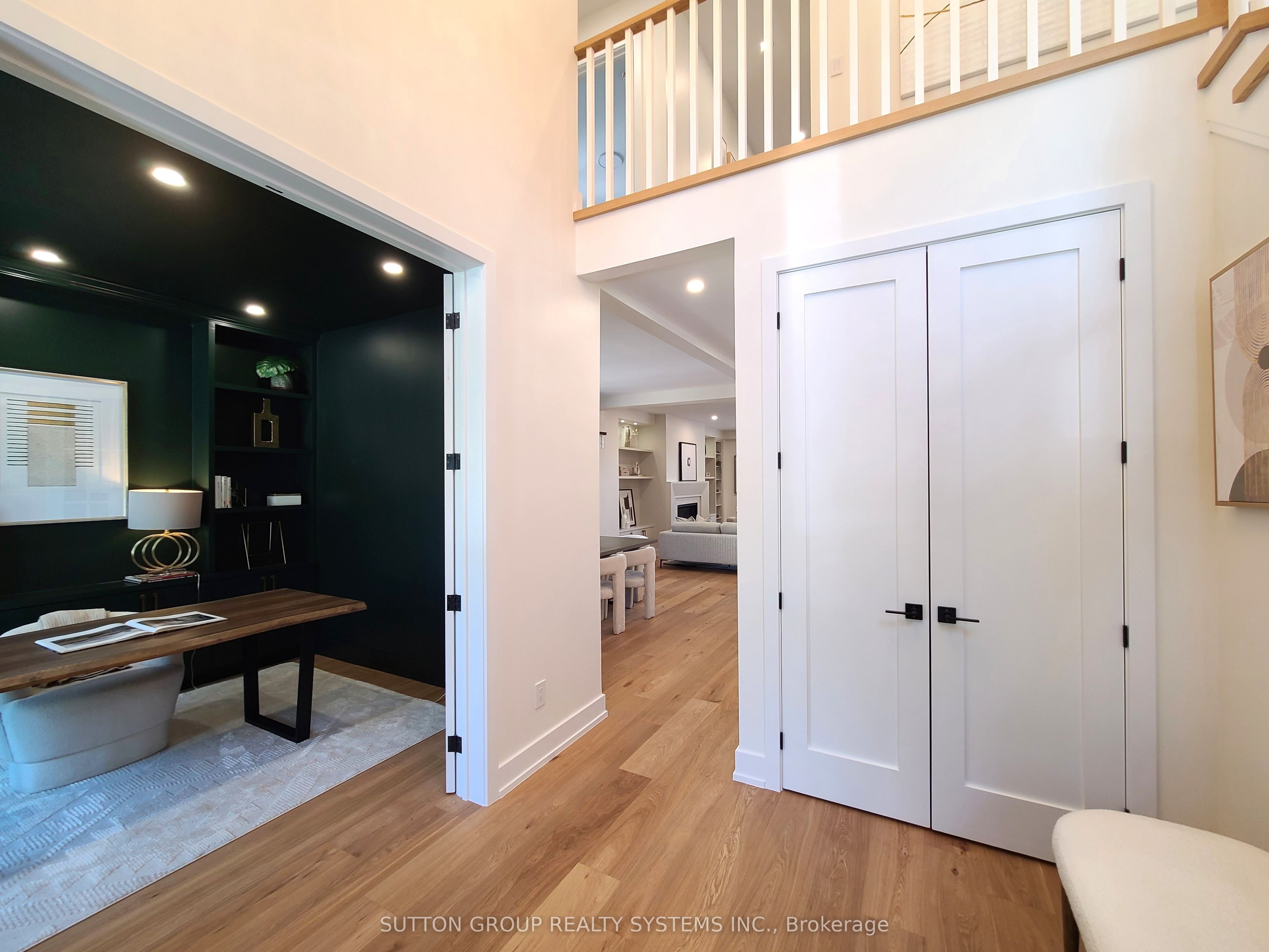 21 South Kingsway