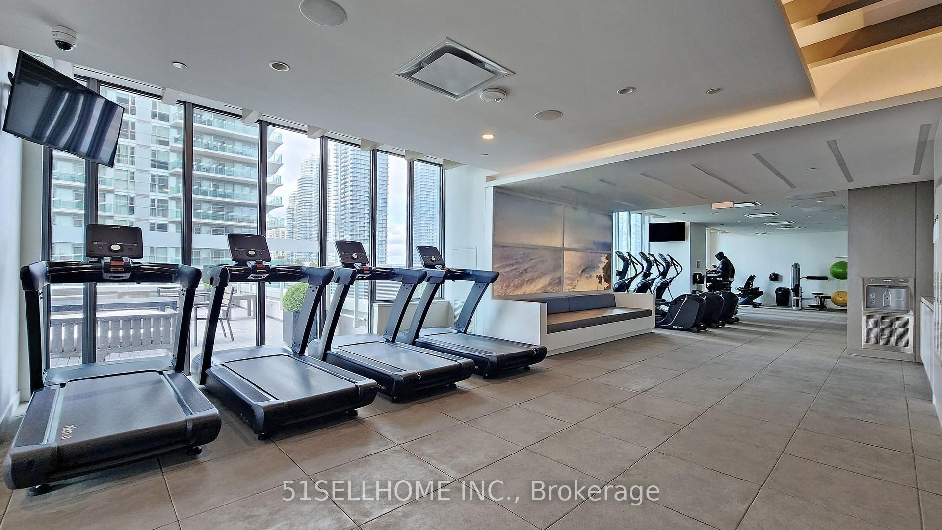 2 Bedrooms Condo at 70 Annie Craig, Toronto For sale
