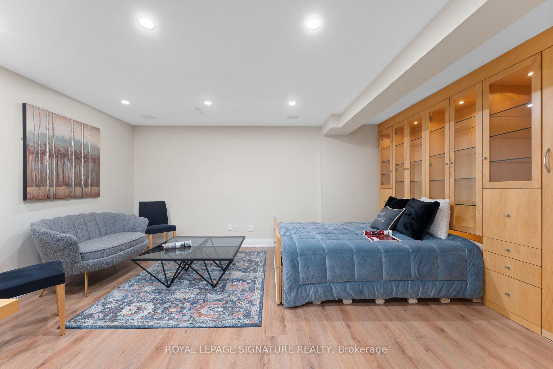 4 Bedrooms Condo at 96 Crimson Mill, Toronto For sale