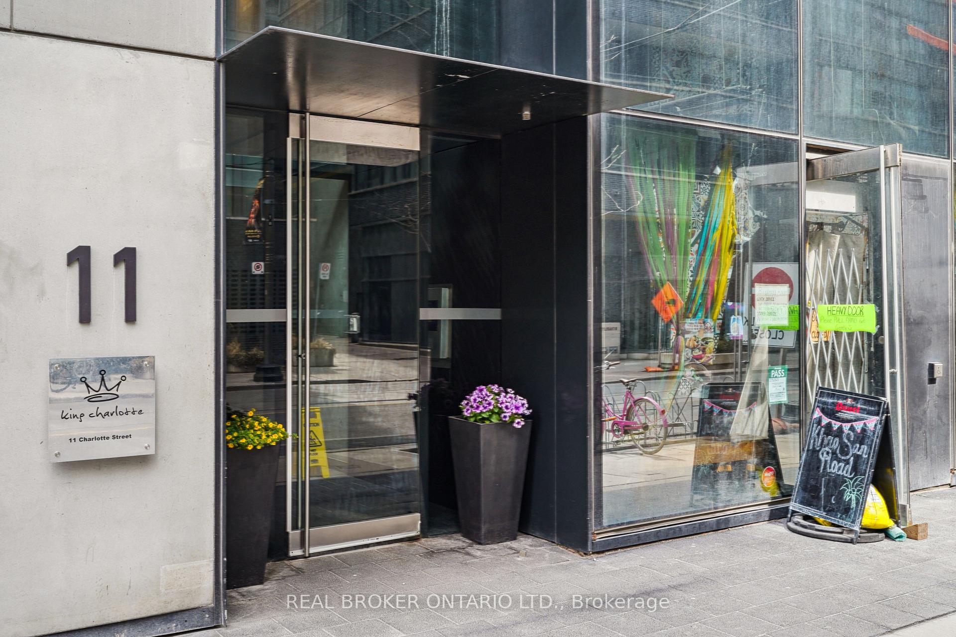 1 Bedroom Condo at 11 Charlotte,  Toronto For sale