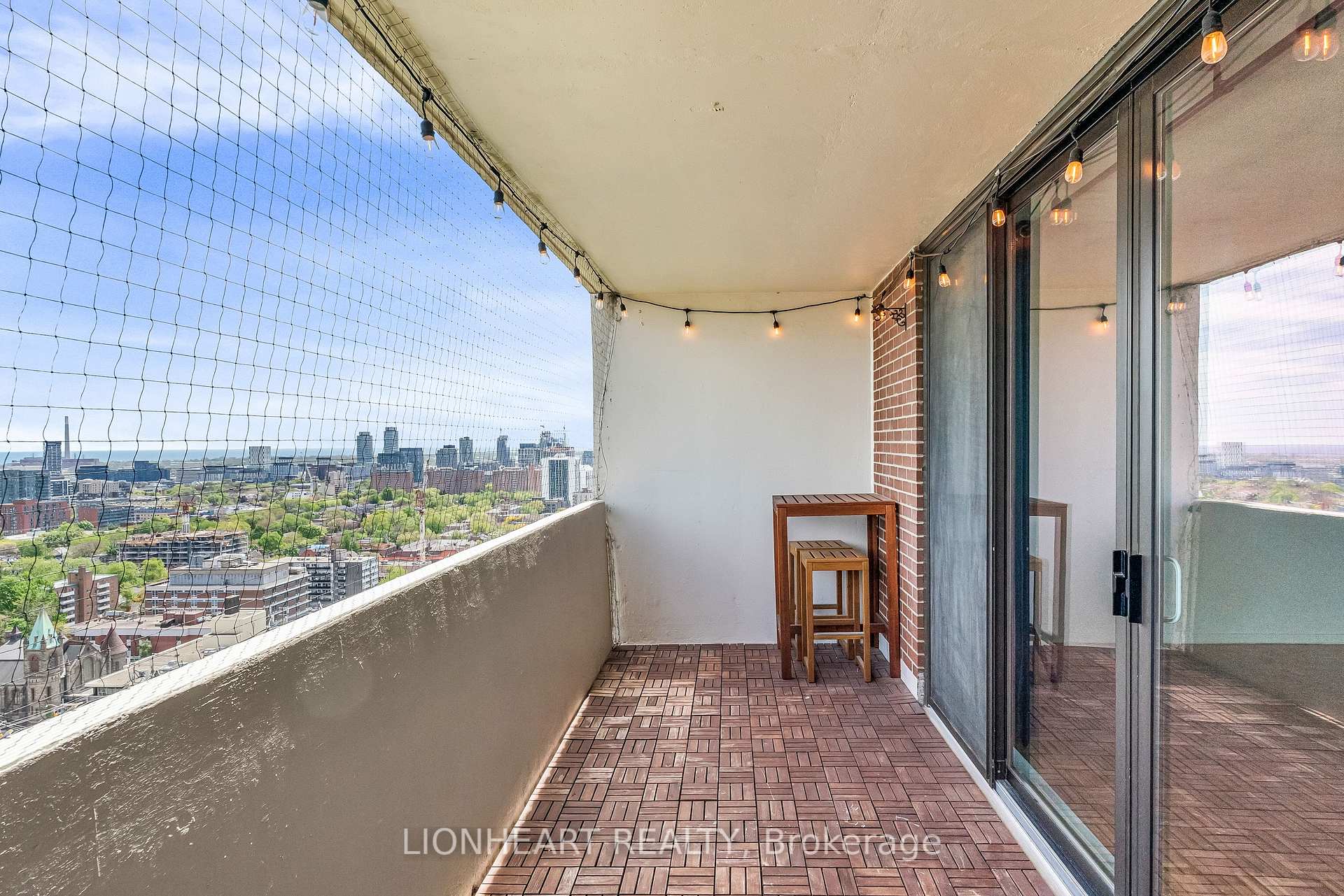 Condo at 40 Homewood, Toronto For sale