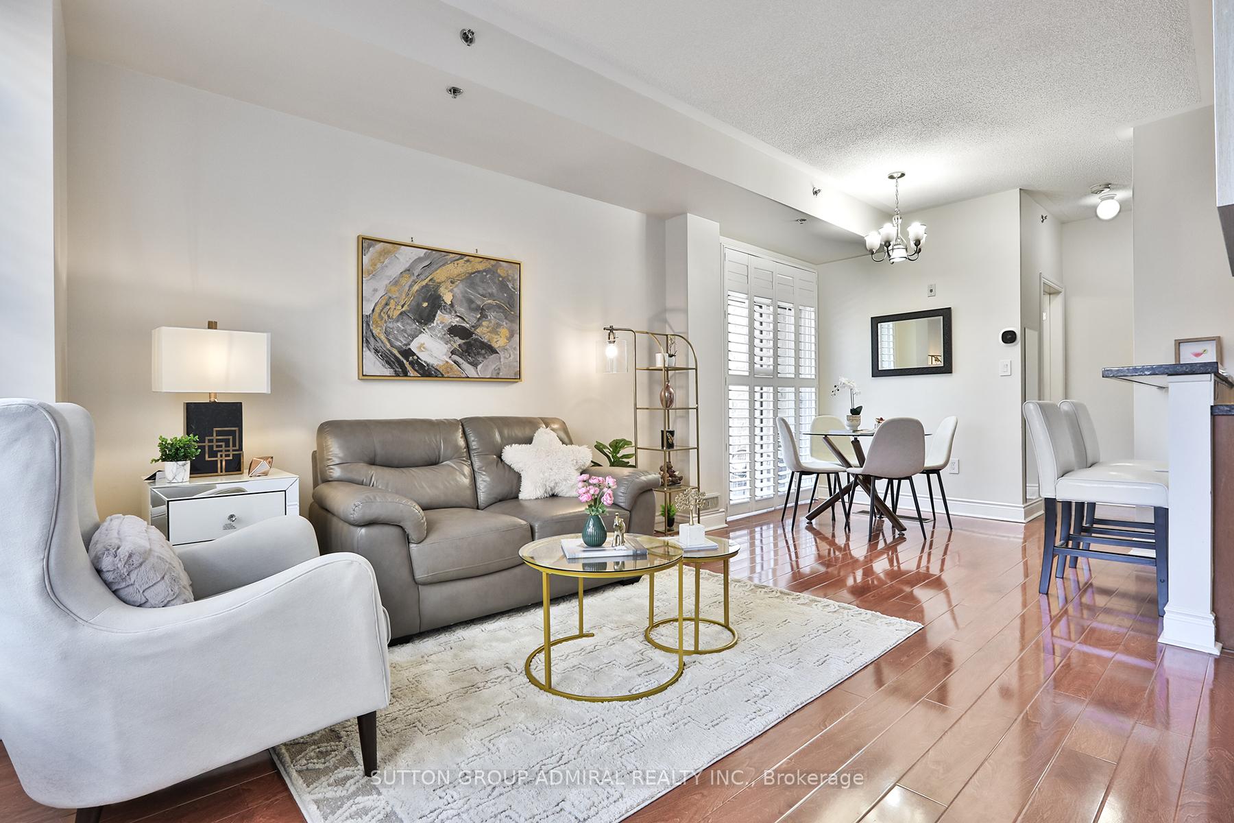 3 Bedrooms Condo at 8 Brighton, Vaughan For sale