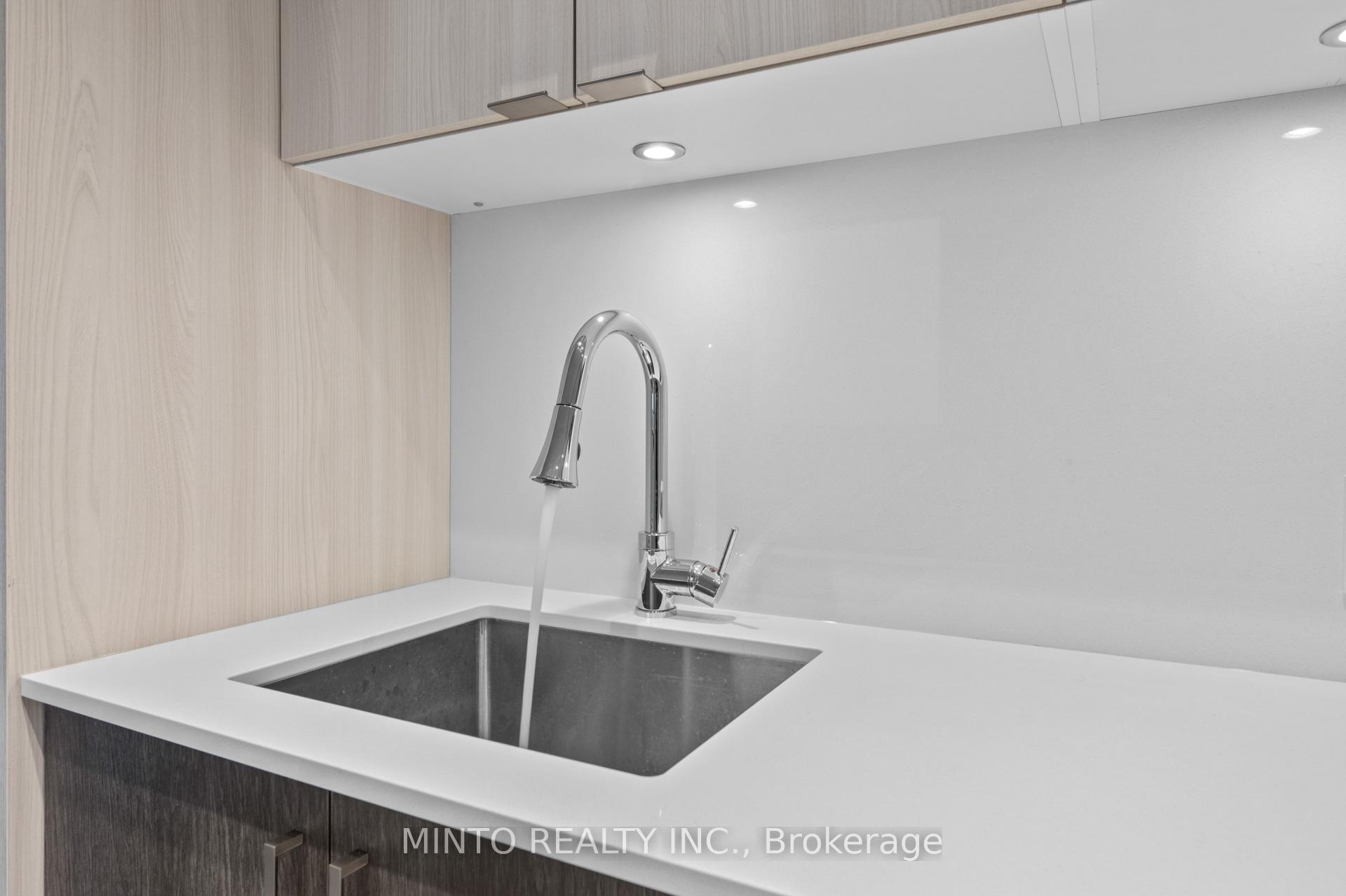 2 Bedrooms Condo at 1928 Lakeshore,  Toronto For sale