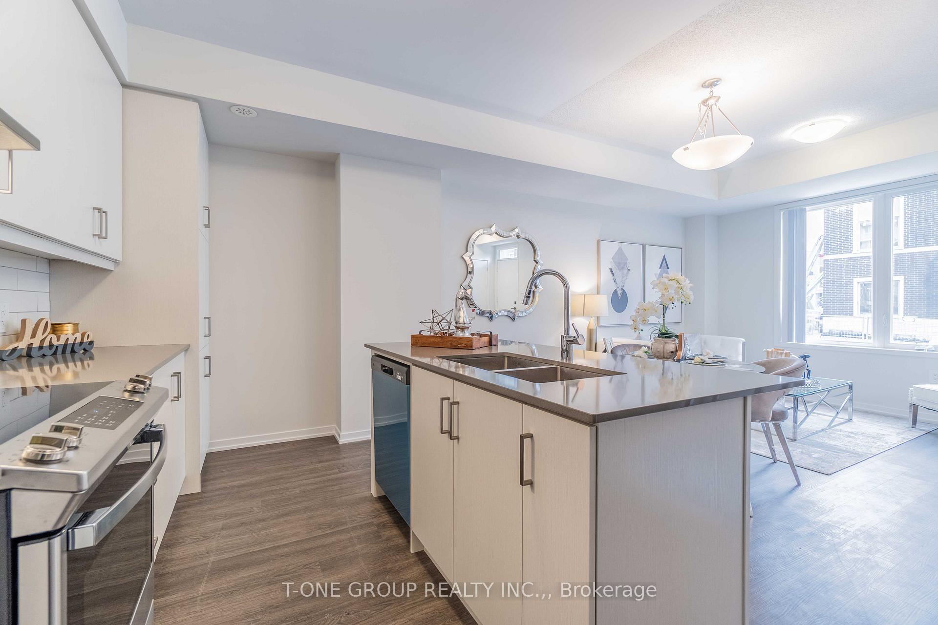 3 Bedrooms Condo at 10 Almond Blossom, Vaughan For sale
