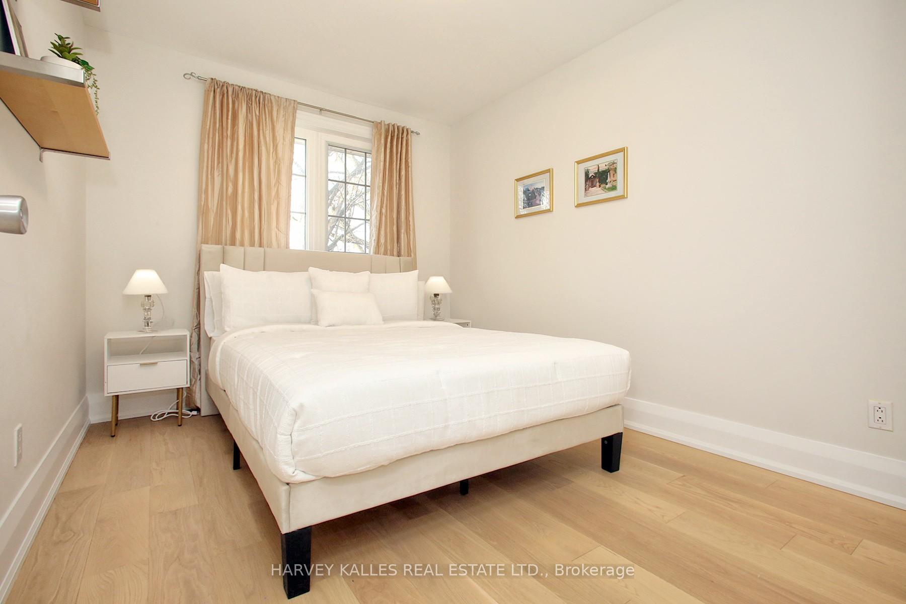 16 Wedgeport Place