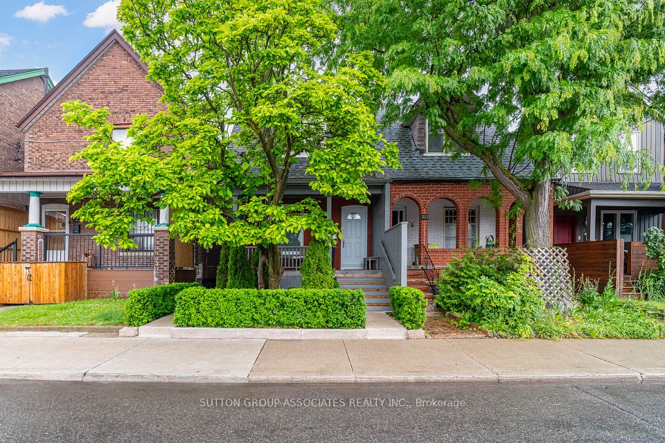 215 Christie