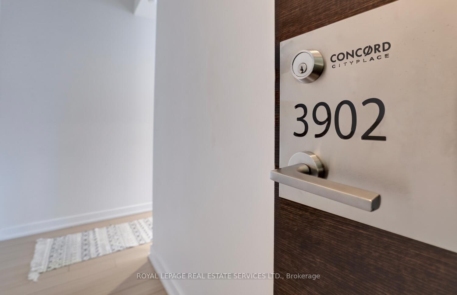 1 Bedroom Condo at 21 Iceboat,  Toronto For sale
