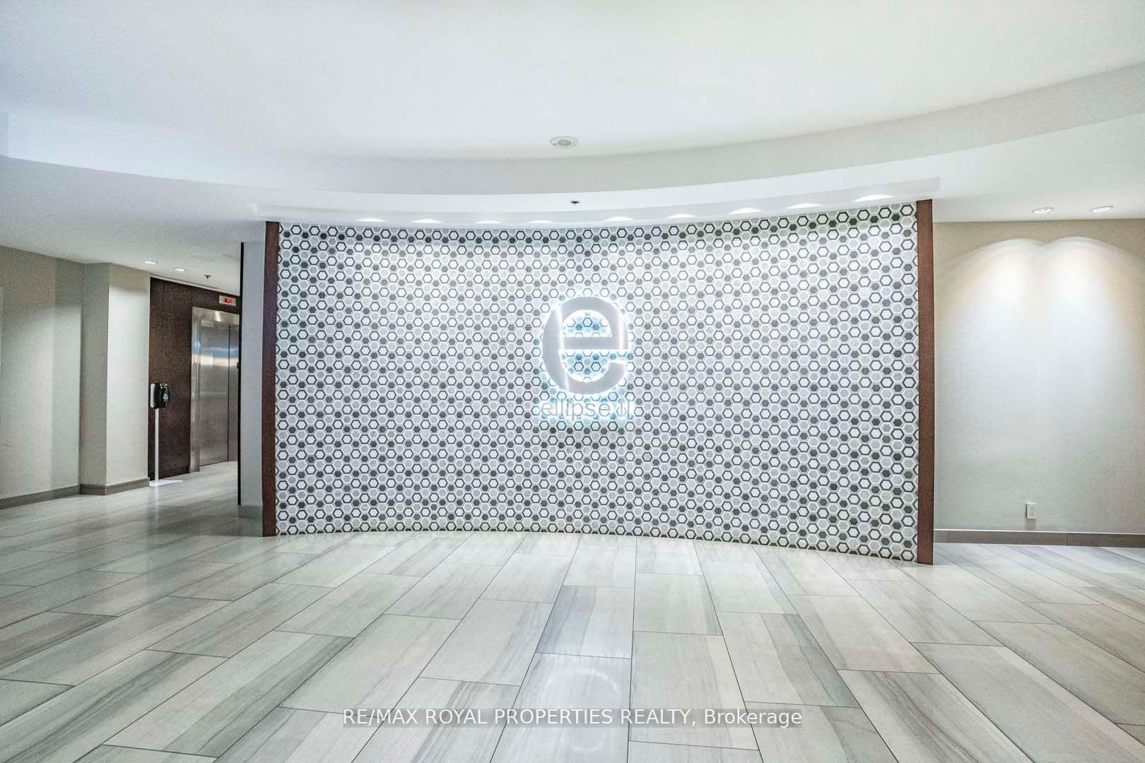 3 Bedrooms Condo at 38 Lee Centre,  Toronto For sale