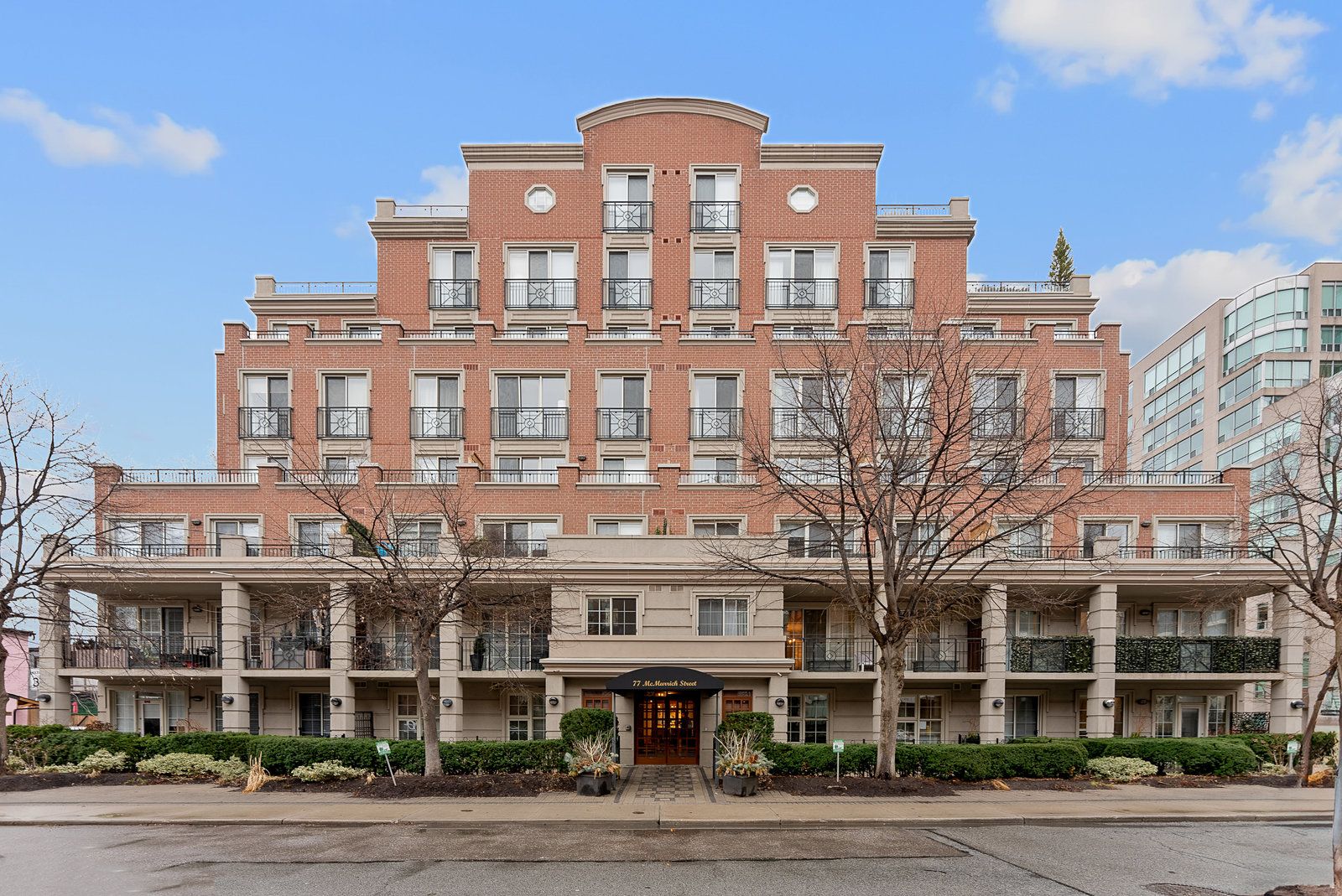 77 Mcmurrich Street Unit# 403 Toronto C02 Ontario M5R 3V3