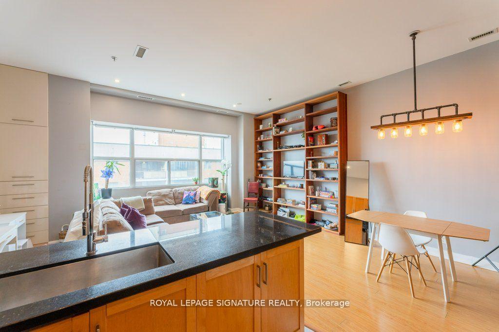 2 Bedrooms Condo at 700 King, Toronto For sale