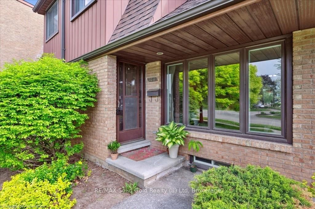 104 Kingswood Drive, #17