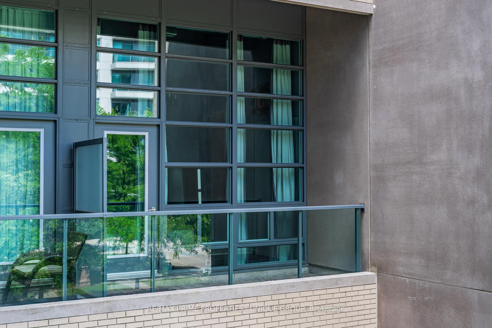 1 Bedroom Condo at 380 Macpherson, Toronto For sale