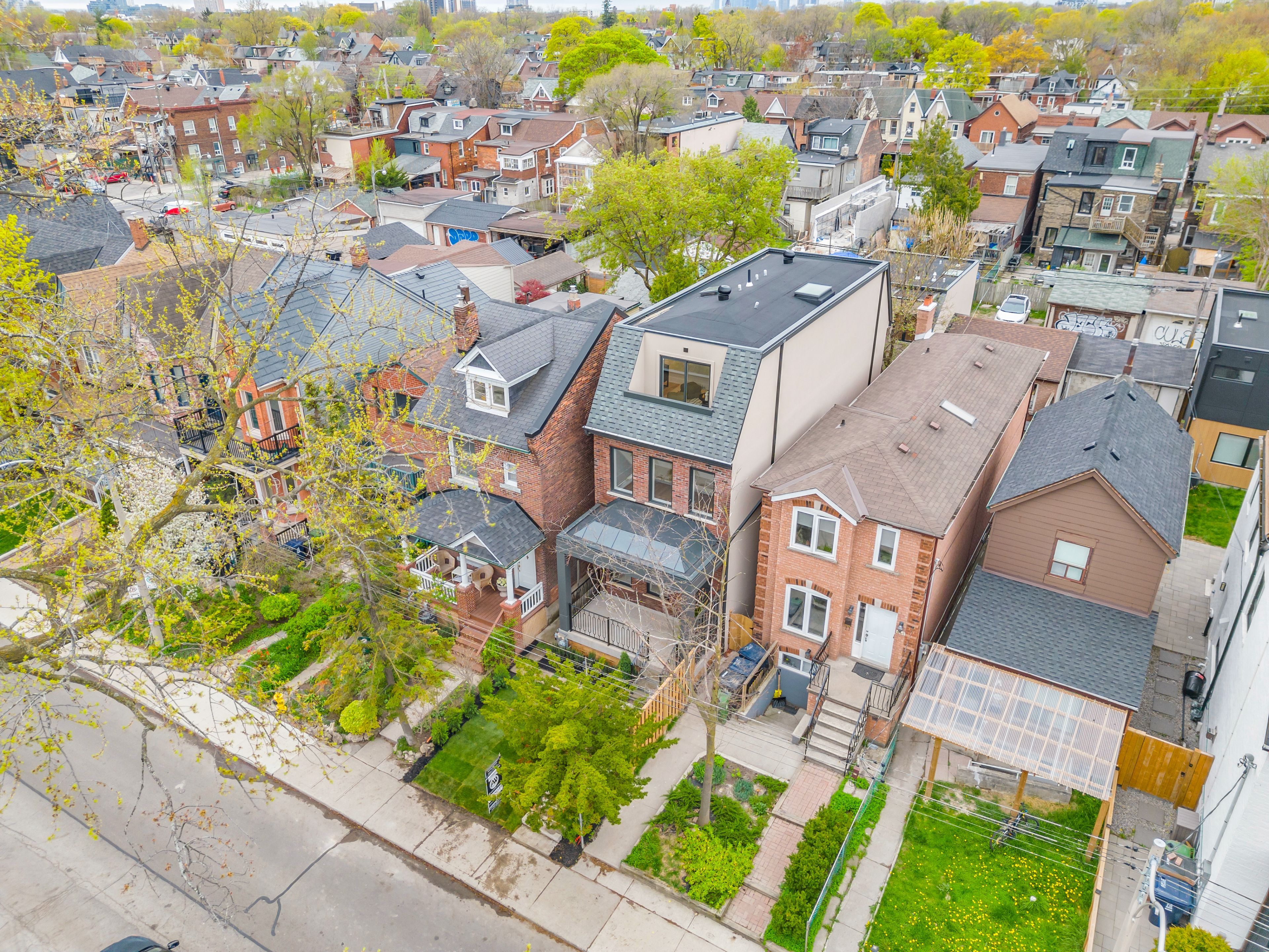 444 Roxton Road