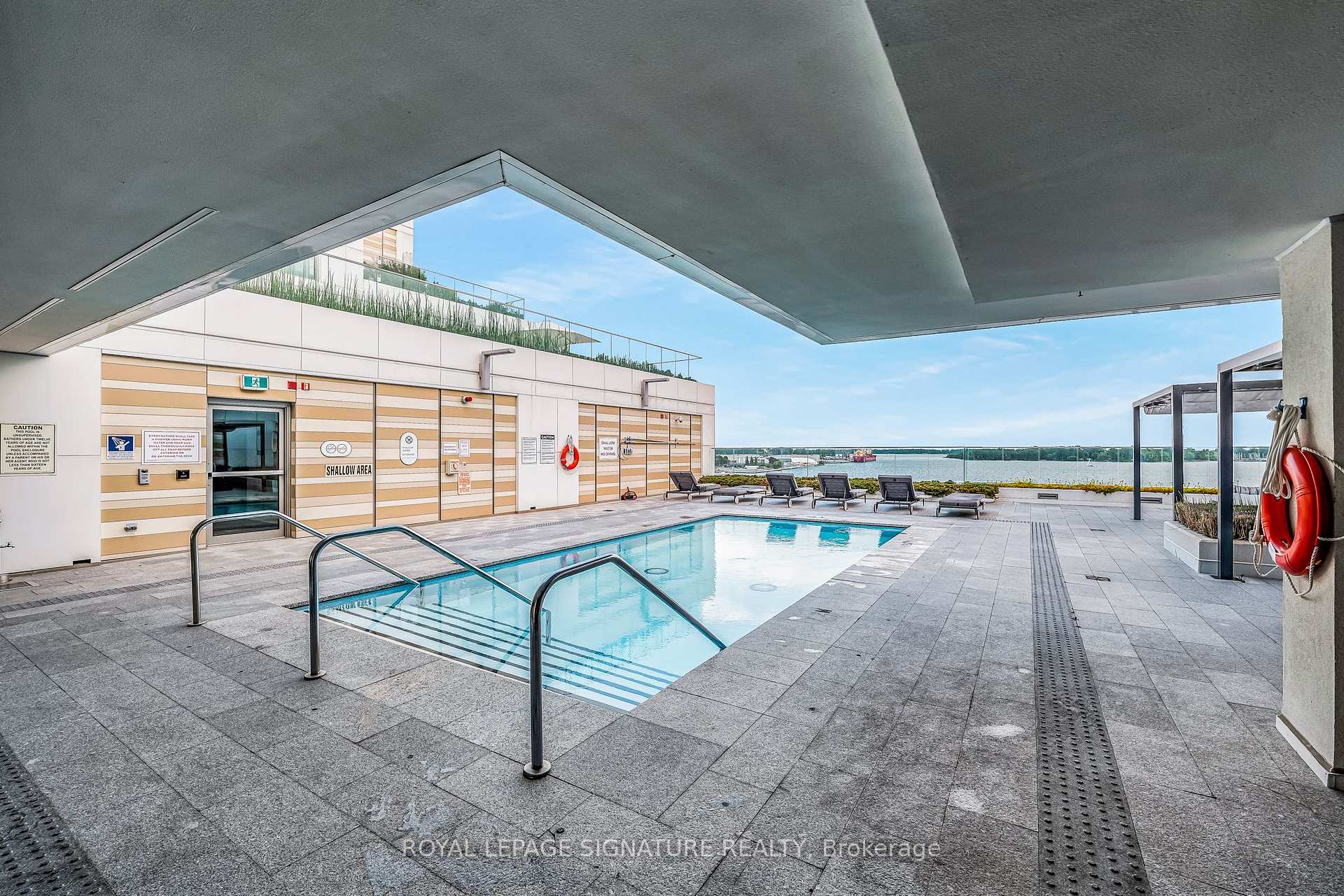 3 Bedrooms Condo at 118 Merchants’ Wharf, Toronto For sale
