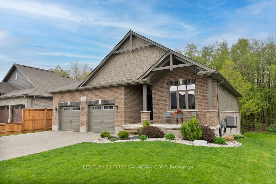 52 Kemp Crescent, Strathroy-Caradoc, ON N7G 0G3