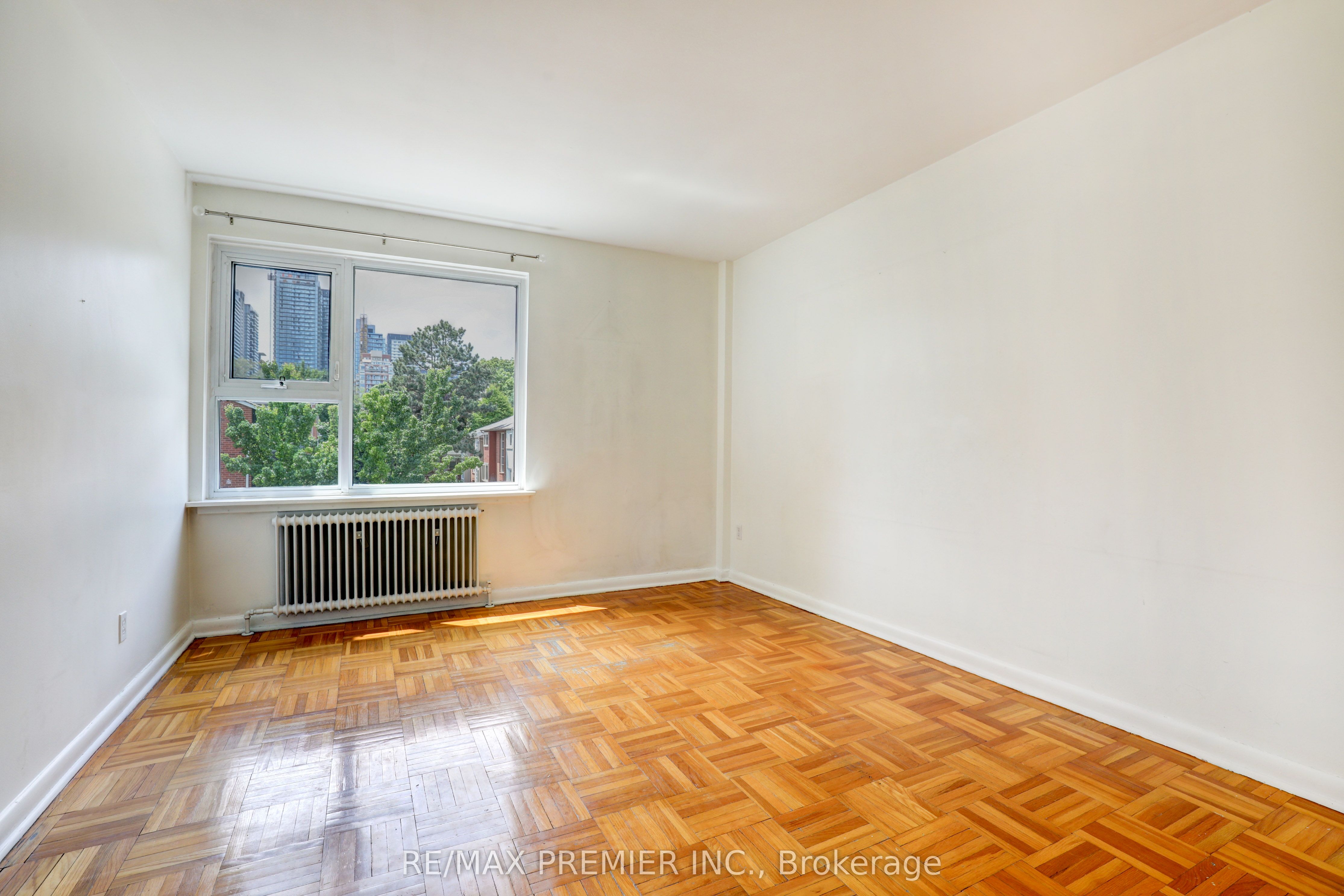 8 Corinth Gardens, #9