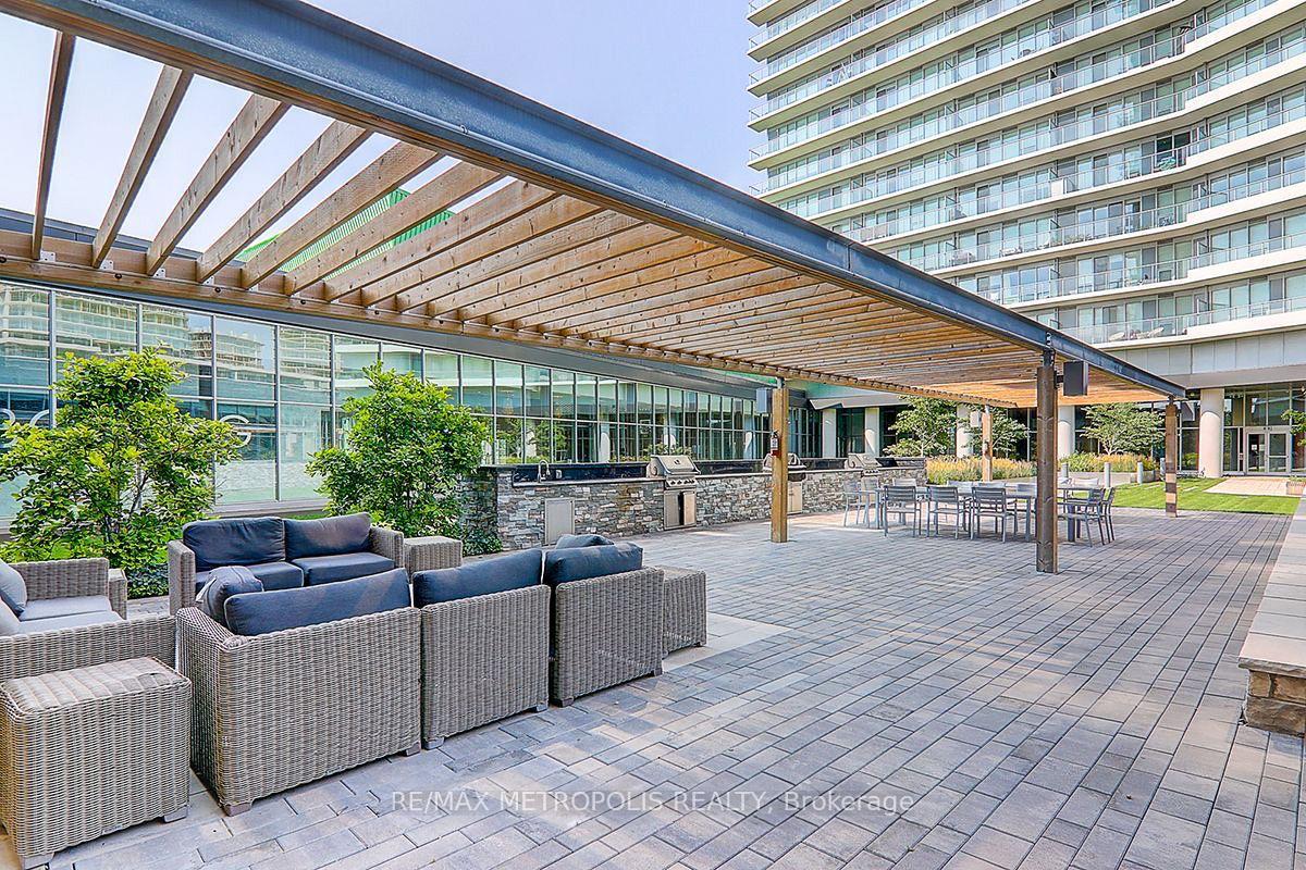 2 Bedrooms Condo at 117 McMahon, Toronto For sale