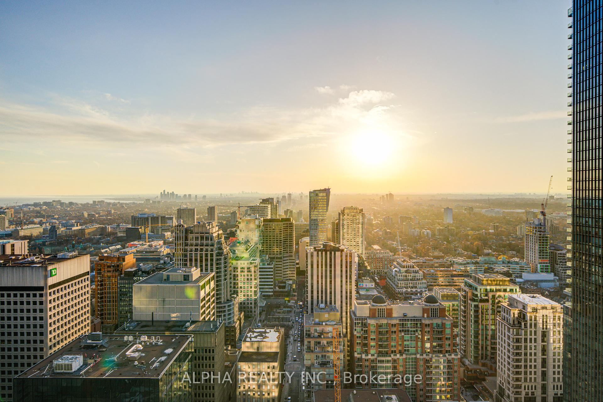 2 Bedrooms Condo at 8 Cumberland,  Toronto For sale