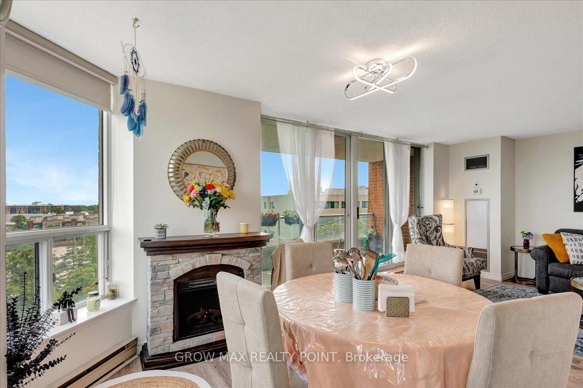 2 Bedrooms Condo at 410 Mclevin, Toronto For sale