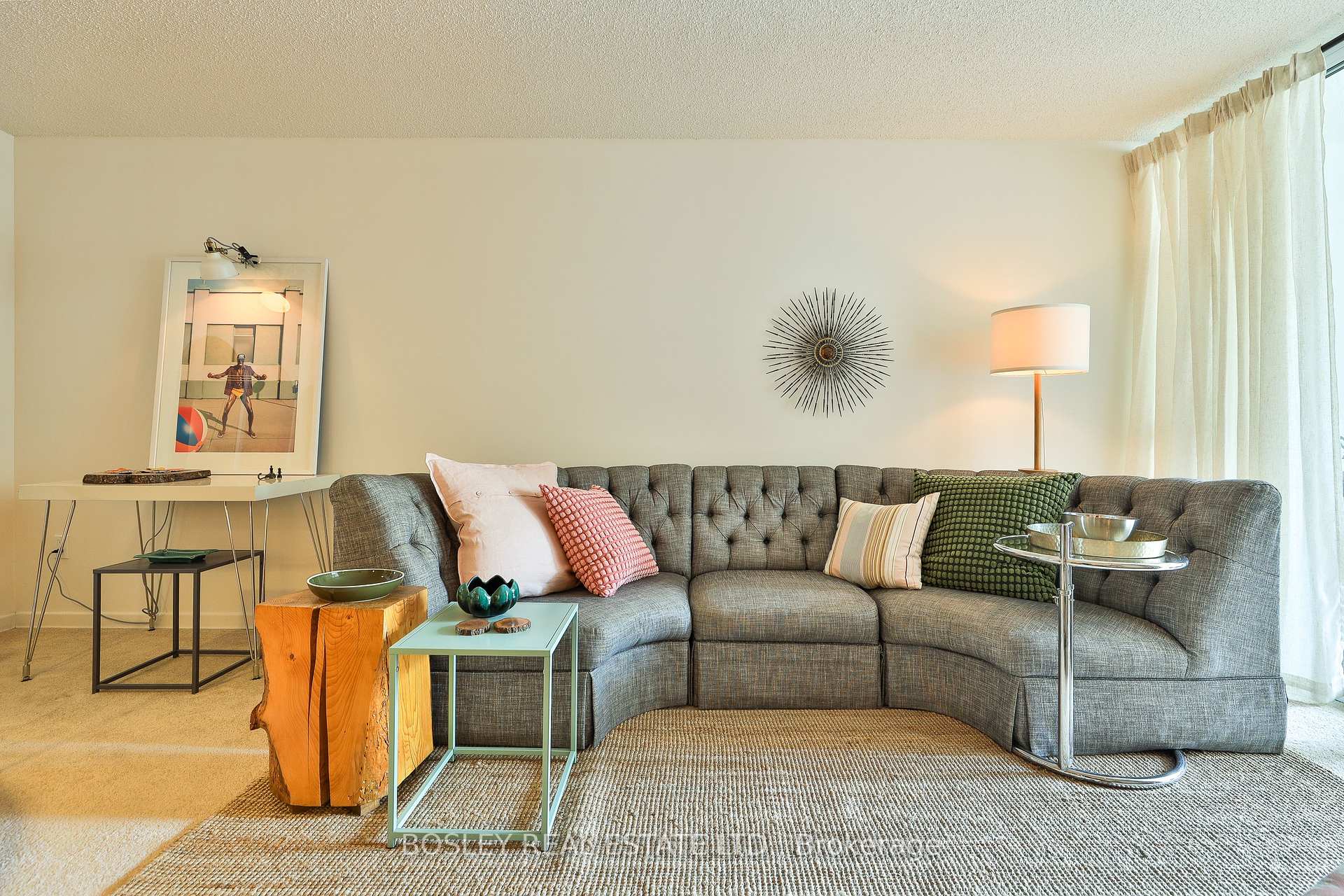 2 Bedrooms Condo at 25 Maitland, Toronto For sale