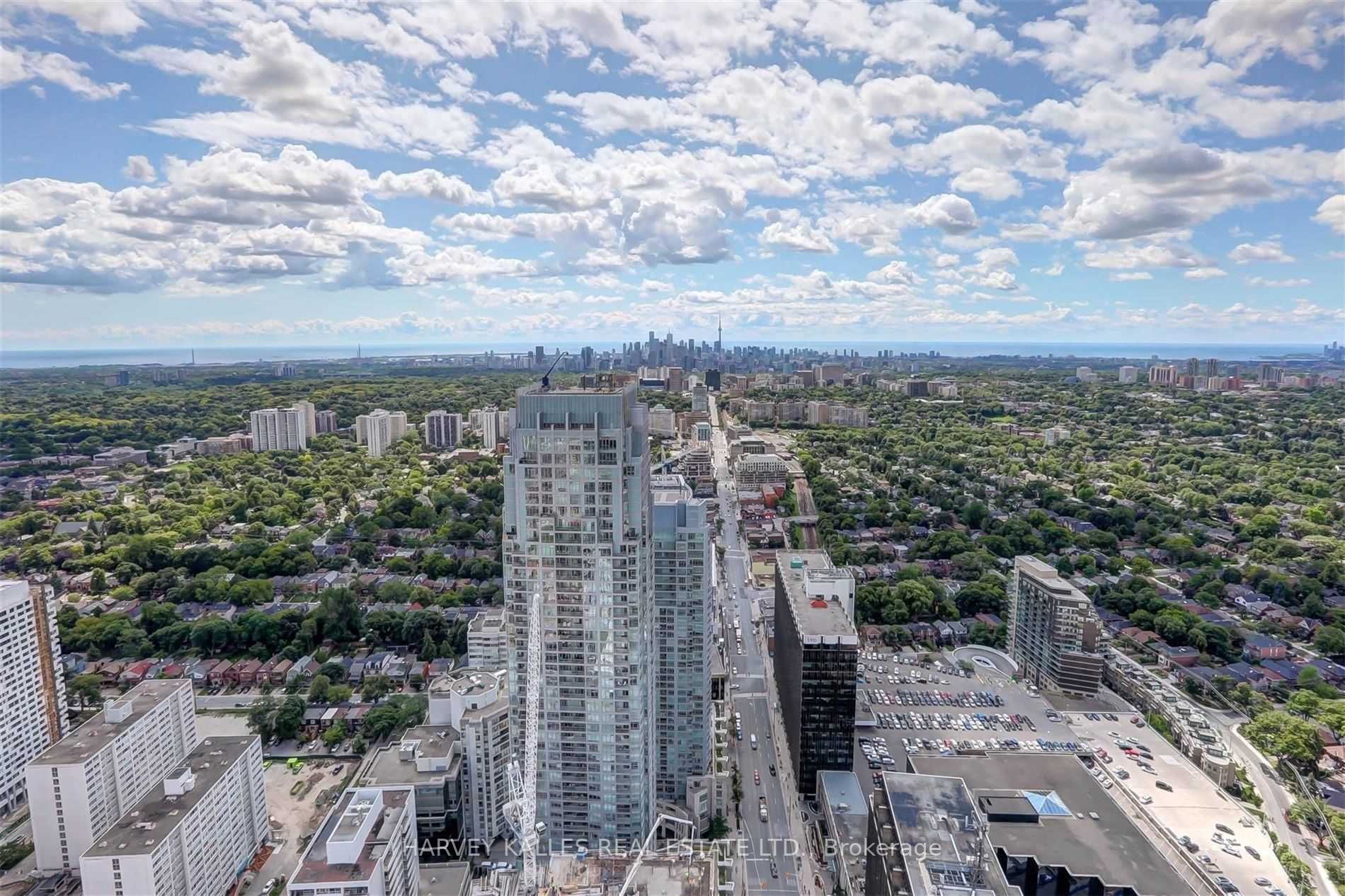 8 Eglinton Avenue E 5202
