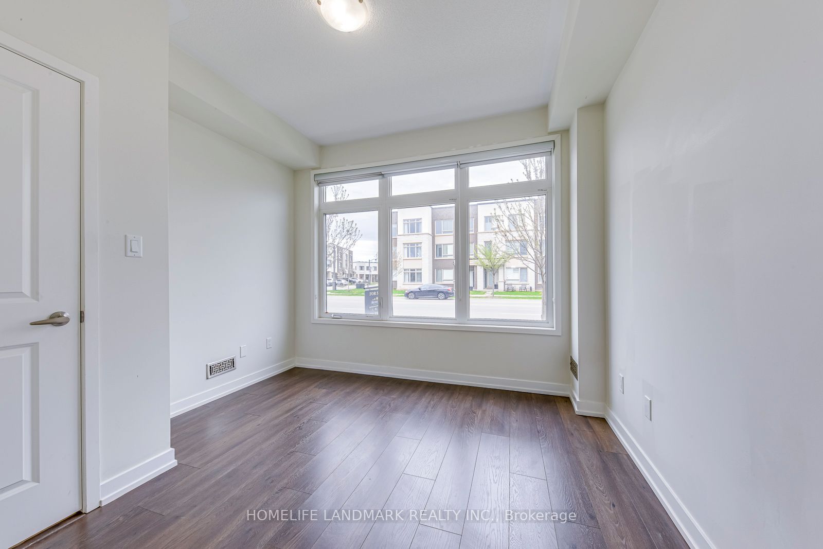3098 Ernest Appelbe Boulevard