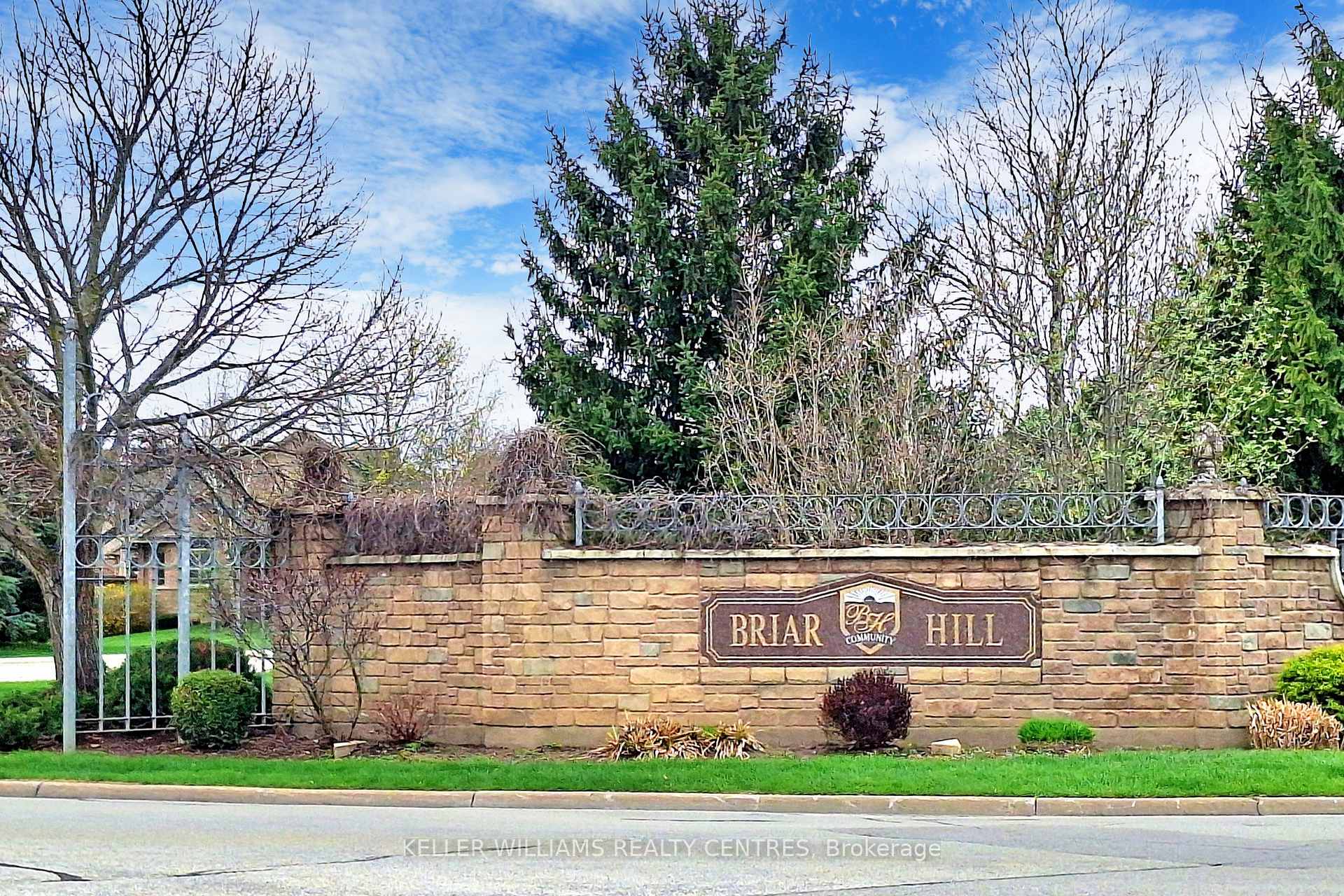 #302 - 2 Briar Hill Heights, New Tecumseth, ON L9R 2H6 #302